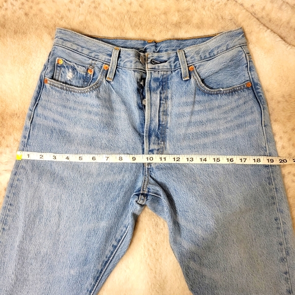 SOLD🥳Levis 501 light wash skinny jeans - Picture 15 of 15